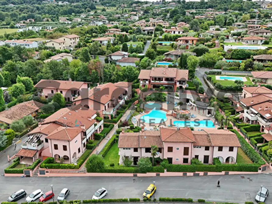 Immagine 25 di Appartamento in vendita  in Via Belvedere a Manerba Del Garda