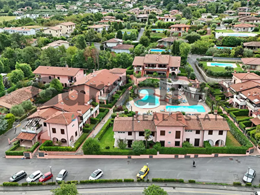 Immagine 26 di Appartamento in vendita  in Via Belvedere a Manerba Del Garda