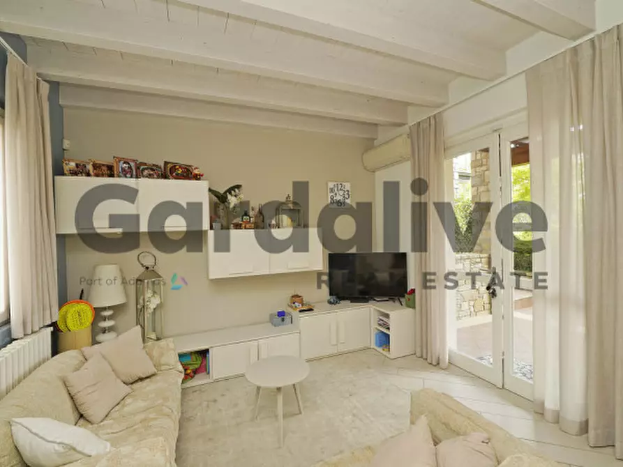 Immagine 11 di Casa indipendente in vendita  in Via Belvedere a Manerba Del Garda