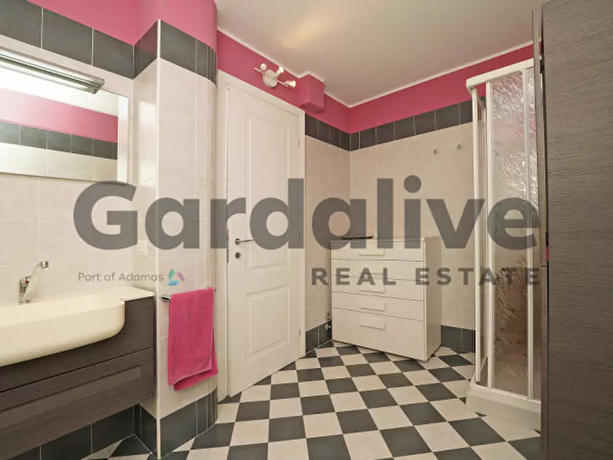 Immagine 45 di Casa indipendente in vendita  in Via Belvedere a Manerba Del Garda