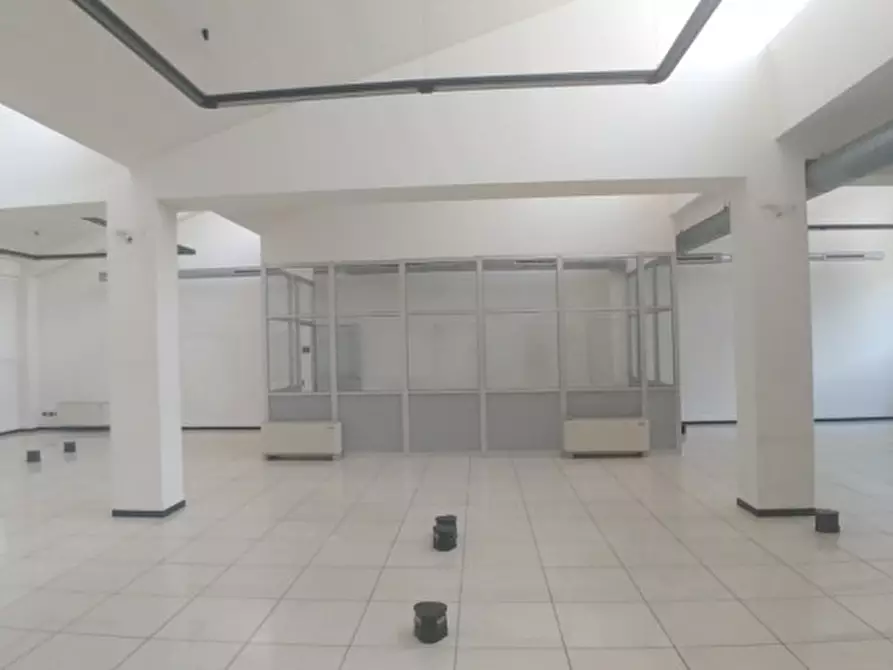 Immagine 3 di Palazzo in affitto  in VIA GROSIO a Milano