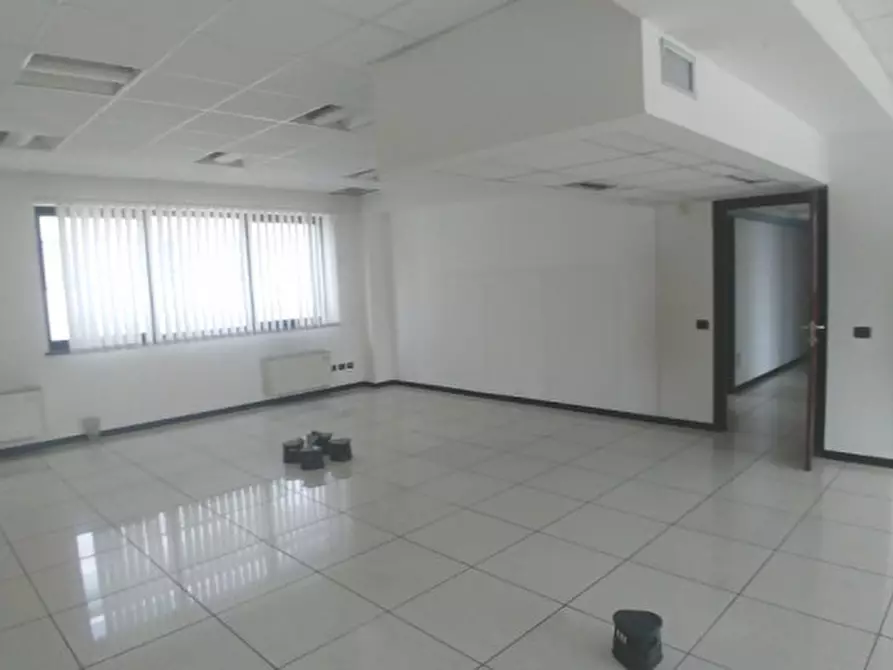 Immagine 8 di Palazzo in affitto  in VIA GROSIO a Milano