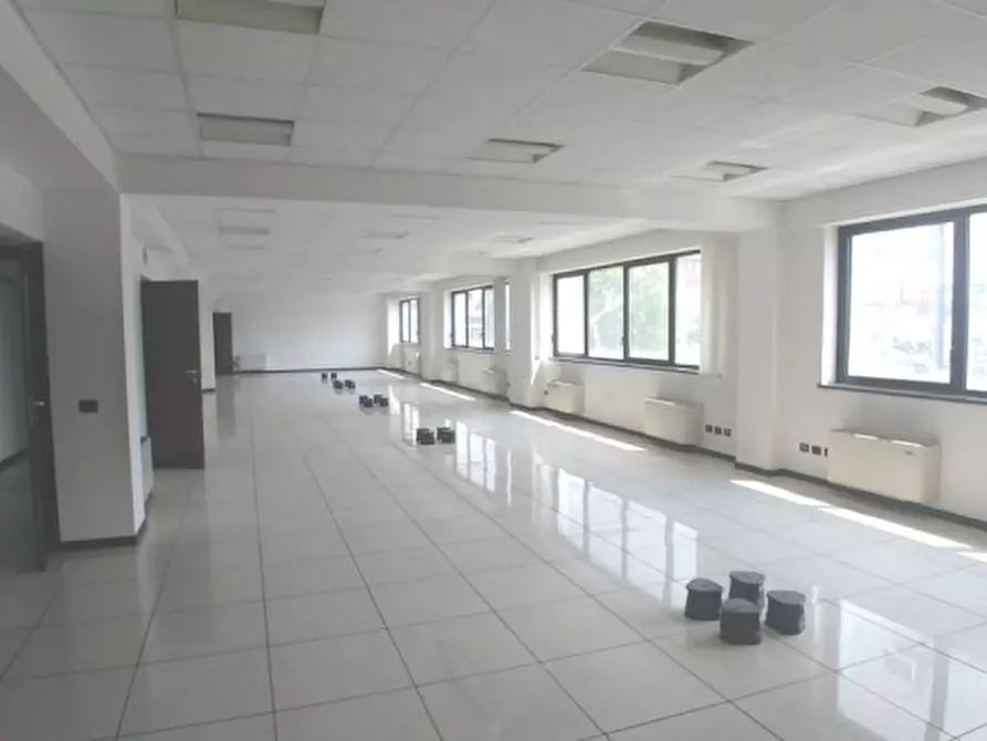 Immagine 9 di Palazzo in affitto  in VIA GROSIO a Milano