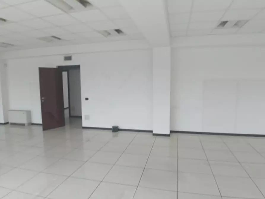 Immagine 22 di Palazzo in affitto  in VIA GROSIO a Milano