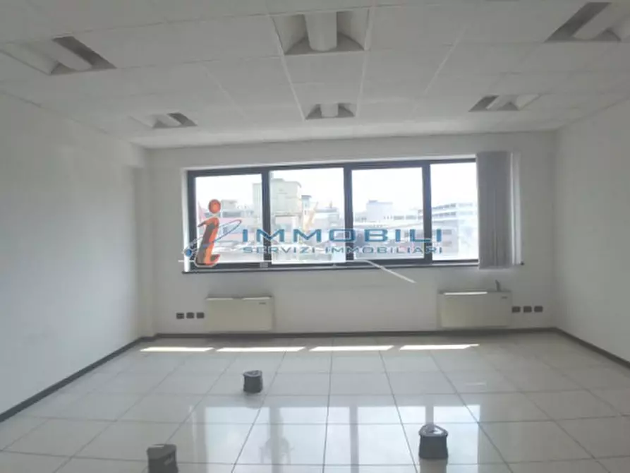 Immagine 4 di Palazzo in affitto  in VIA GROSIO a Milano