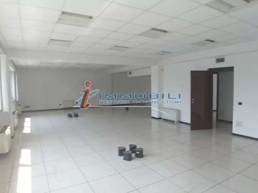 Immagine 5 di Palazzo in affitto  in VIA GROSIO a Milano