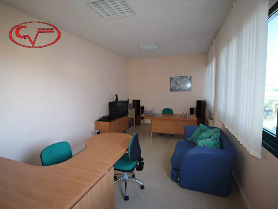 Immagine 1 di Ufficio in vendita  in via roma a Loro Ciuffenna