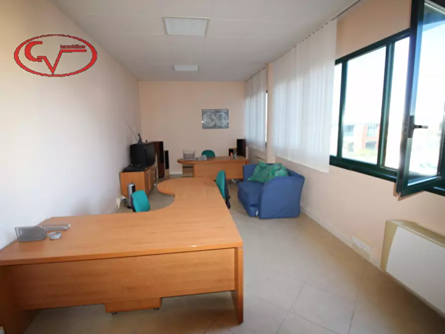 Immagine 2 di Ufficio in vendita  in via roma a Loro Ciuffenna