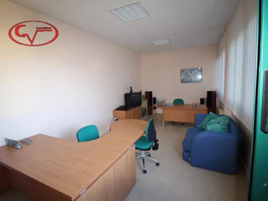 Immagine 3 di Ufficio in vendita  in via roma a Loro Ciuffenna