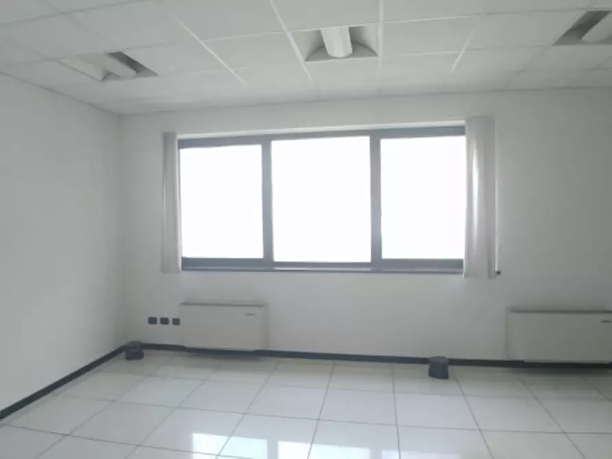 Immagine 22 di Ufficio in affitto  in VIA GROSIO a Milano