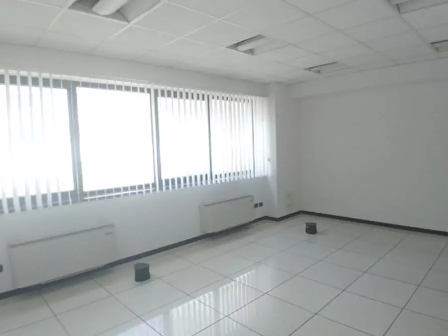 Immagine 4 di Ufficio in affitto  in VIA GROSIO a Milano