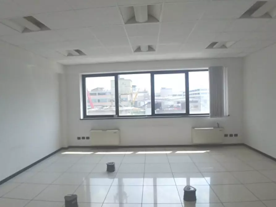 Immagine 5 di Ufficio in affitto  in VIA GROSIO a Milano