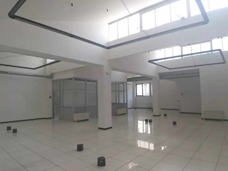 Immagine 20 di Ufficio in affitto  in VIA GROSIO a Milano