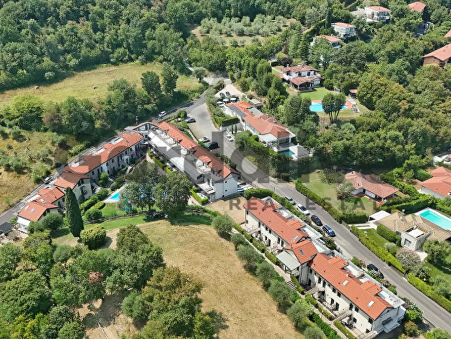 Immagine 40 di Appartamento in vendita  in Viale Catullo a Manerba Del Garda