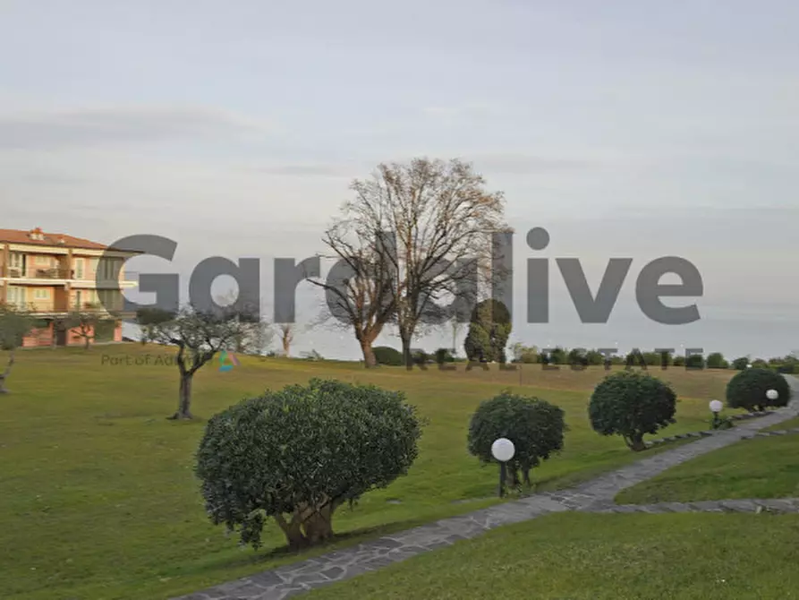 Immagine 9 di Appartamento in vendita  in Via Seselle a Manerba Del Garda