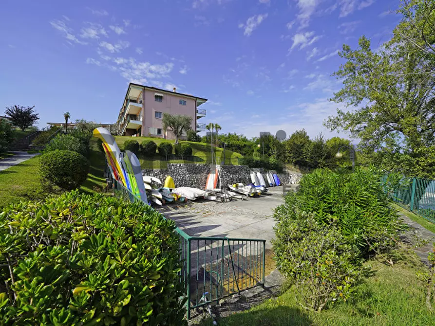 Immagine 18 di Appartamento in vendita  in Via Seselle a Manerba Del Garda