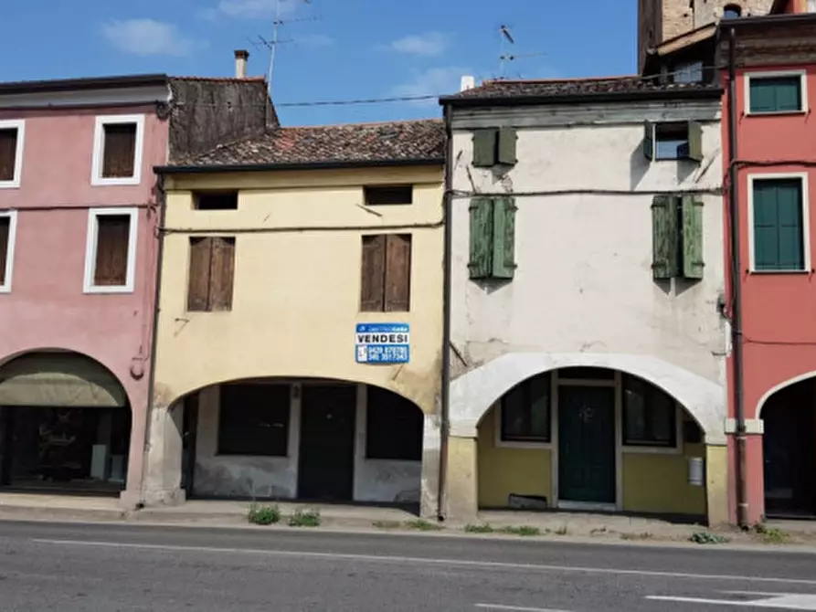 Immagine 1 di Palazzo in vendita  in Via Circonvallazione a Montagnana