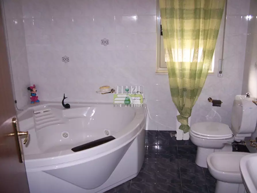 Immagine 10 di Villetta a schiera in vendita  a Avola