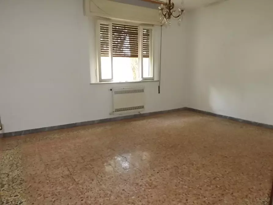 Immagine 23 di Palazzo in vendita  a Trecastelli