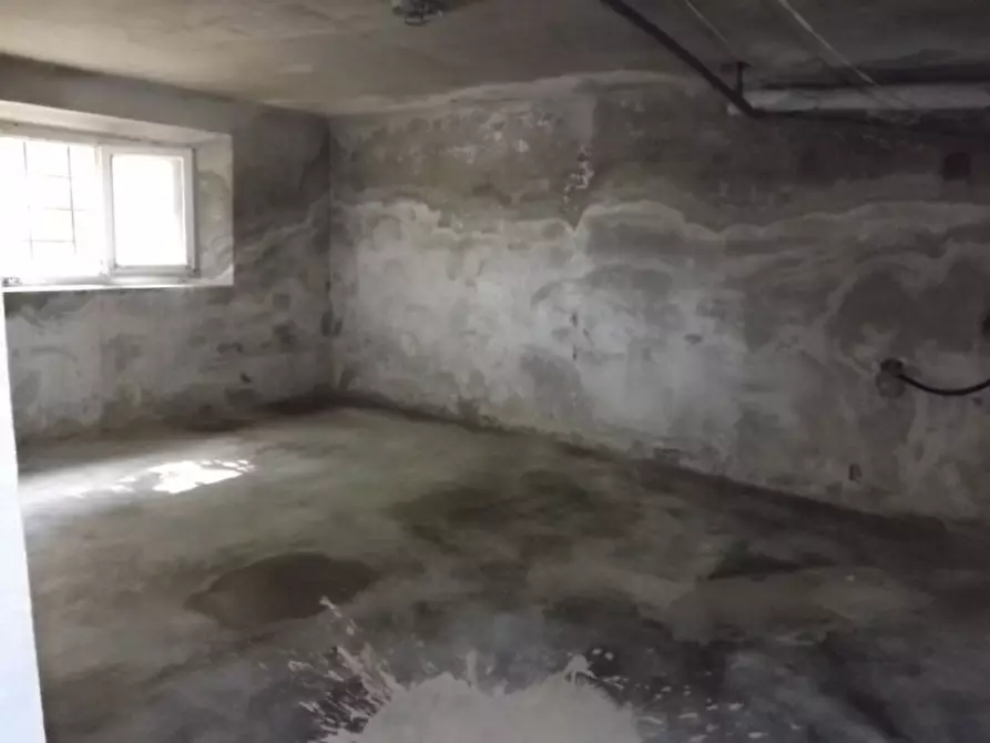 Immagine 41 di Palazzo in vendita  a Trecastelli