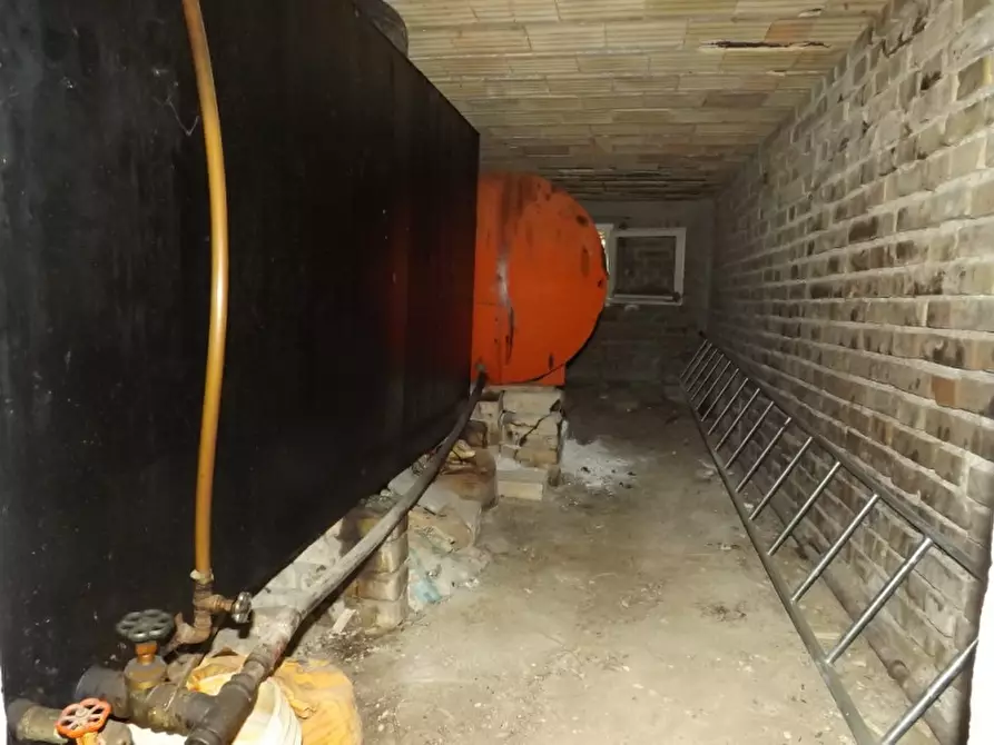 Immagine 44 di Palazzo in vendita  a Trecastelli