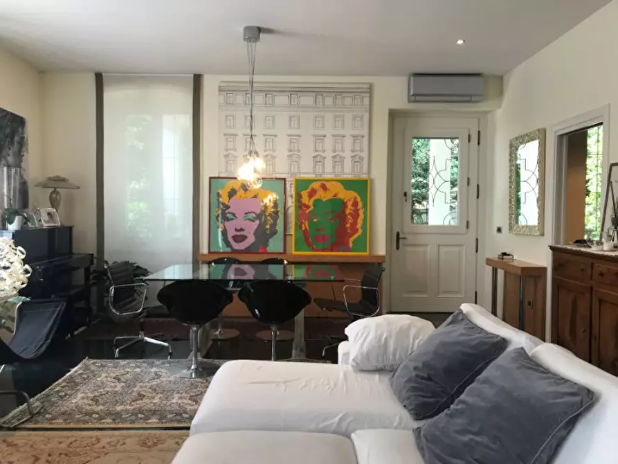 Immagine 3 di Villa in vendita  in Via Berchet Trieste a Trieste