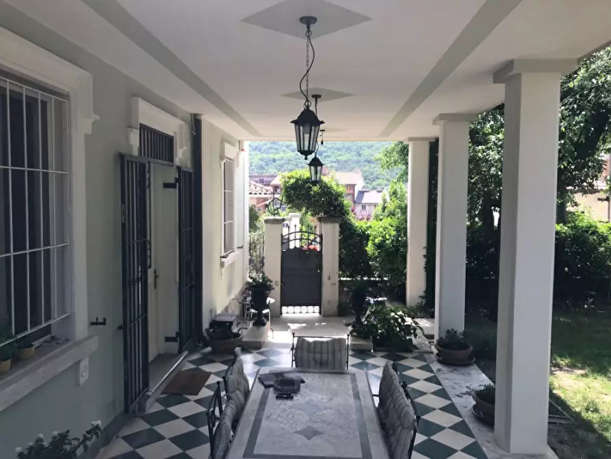 Immagine 4 di Villa in vendita  in Via Berchet Trieste a Trieste