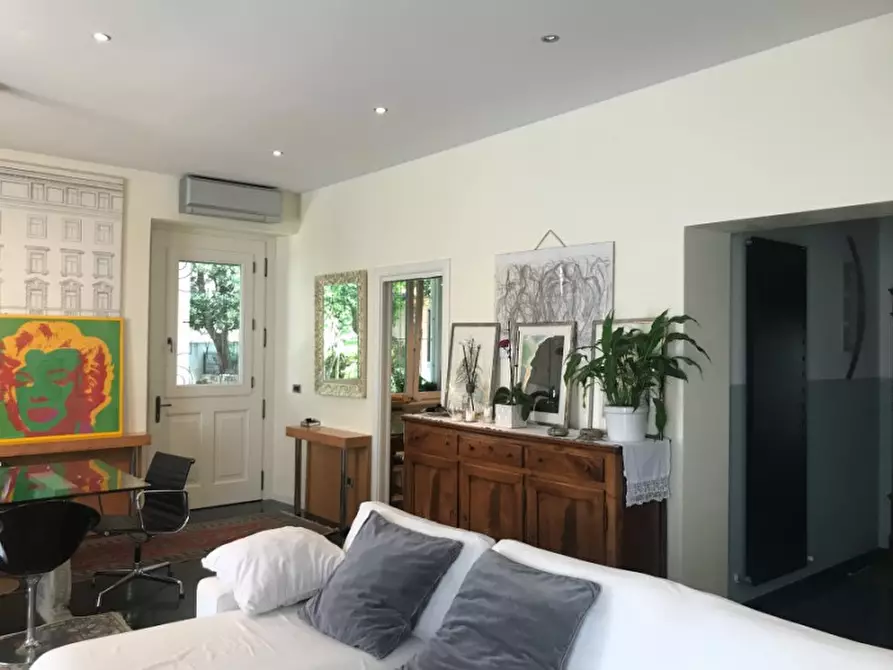 Immagine 17 di Villa in vendita  in Via Berchet Trieste a Trieste