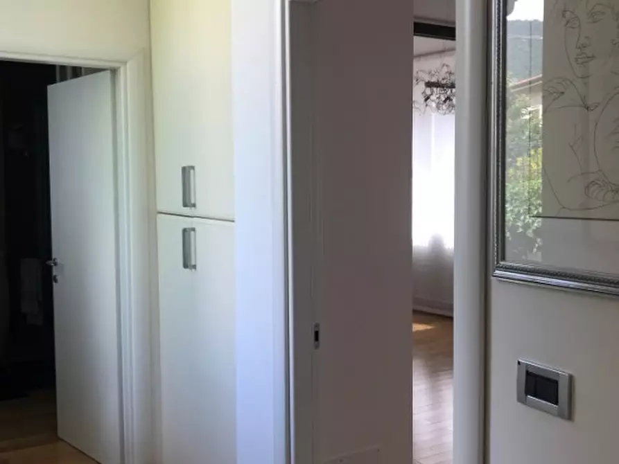 Immagine 35 di Villa in vendita  in Via Berchet Trieste a Trieste