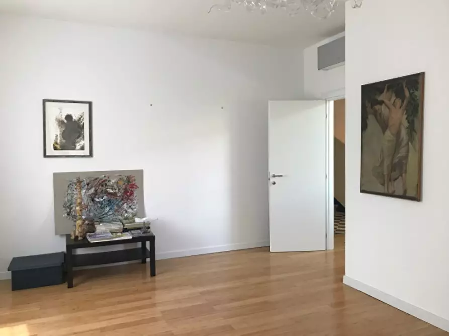 Immagine 37 di Villa in vendita  in Via Berchet Trieste a Trieste