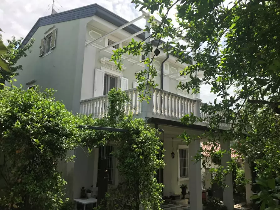 Immagine 48 di Villa in vendita  in Via Berchet Trieste a Trieste