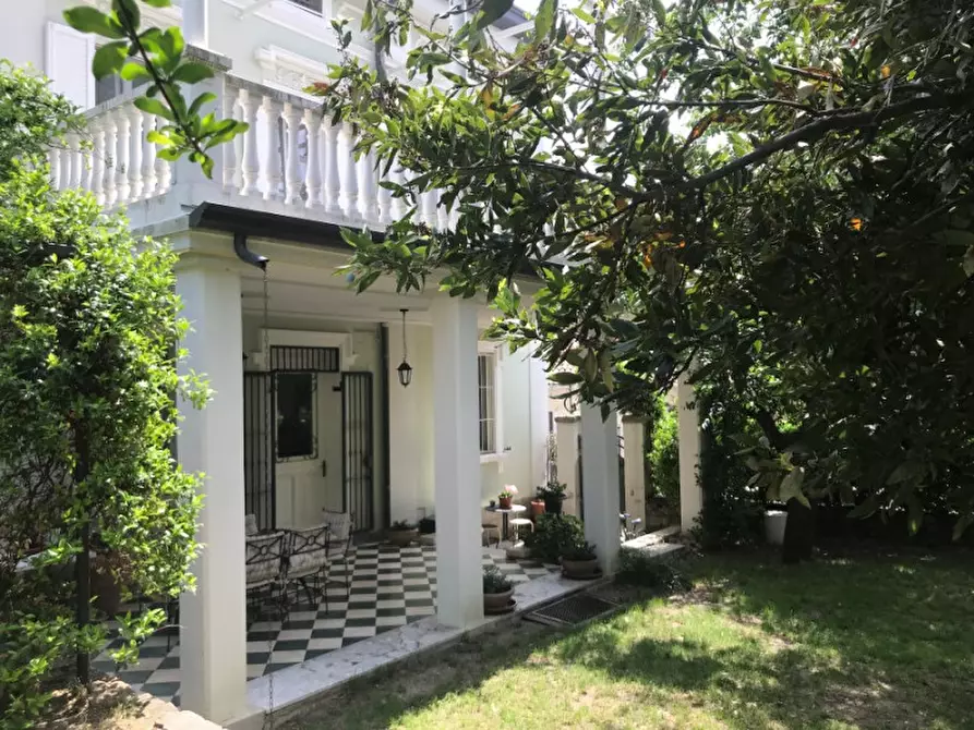 Immagine 49 di Villa in vendita  in Via Berchet Trieste a Trieste