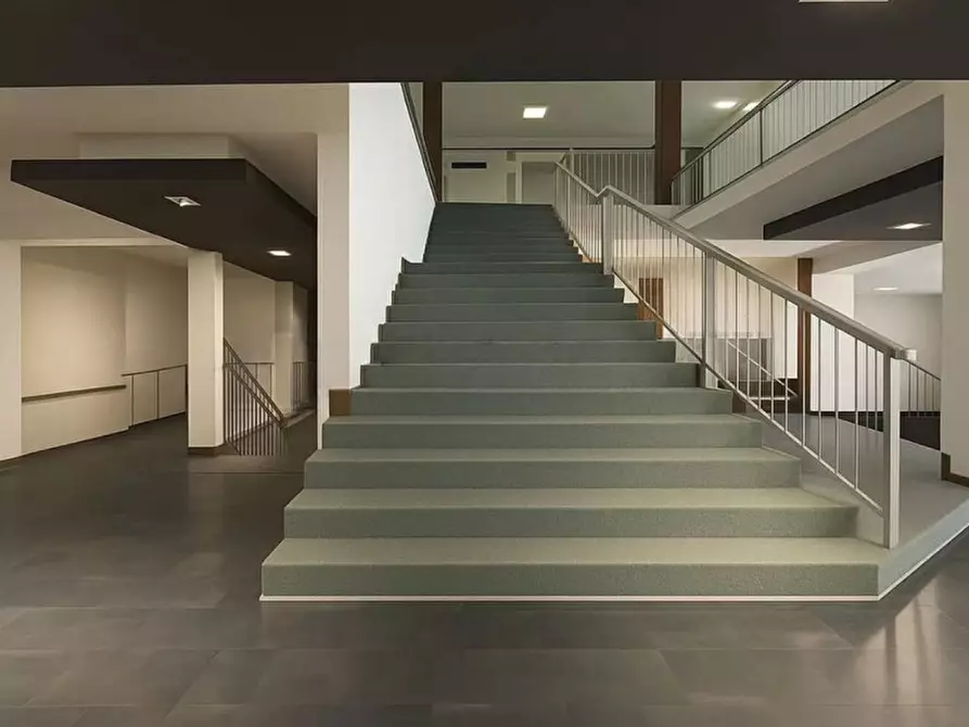 Immagine 4 di Negozio in vendita  in Via Scapacchiò a Selvazzano Dentro