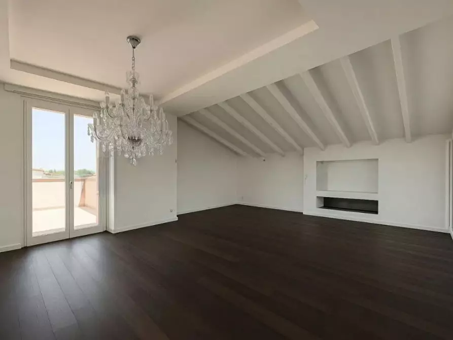 Immagine 7 di Negozio in vendita  in Via Scapacchiò a Selvazzano Dentro