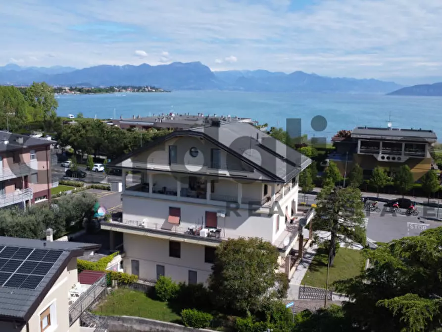 Immagine 1 di Palazzo in vendita  in Via Verona a Sirmione