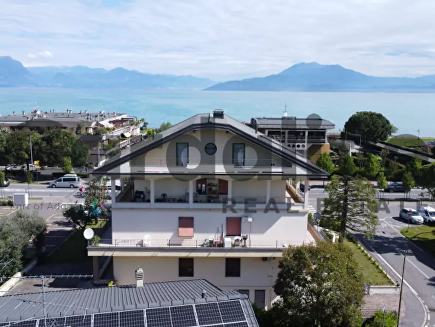 Immagine 2 di Palazzo in vendita  in Via Verona a Sirmione