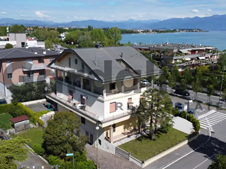 Immagine 4 di Palazzo in vendita  in Via Verona a Sirmione