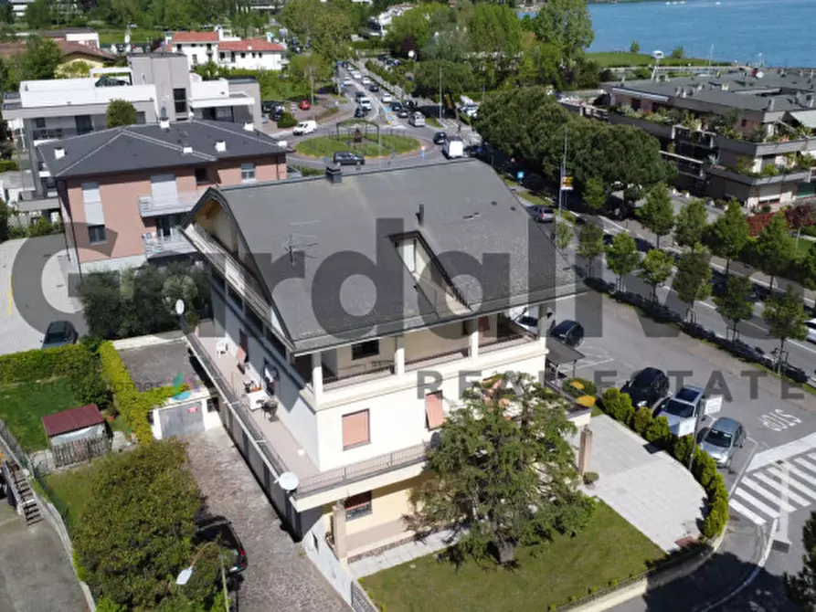 Immagine 6 di Palazzo in vendita  in Via Verona a Sirmione