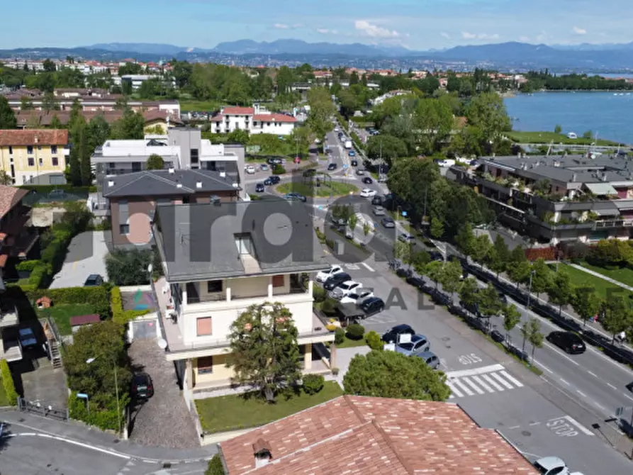 Immagine 8 di Palazzo in vendita  in Via Verona a Sirmione