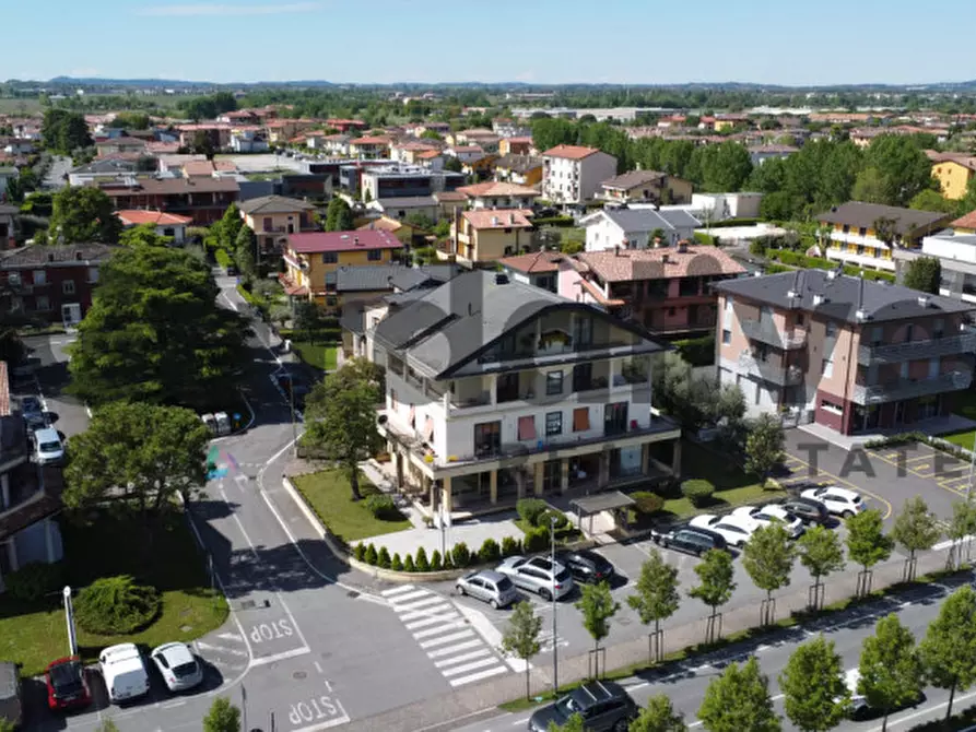 Immagine 10 di Palazzo in vendita  in Via Verona a Sirmione