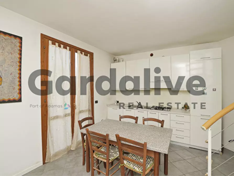 Immagine 6 di Appartamento in vendita  a Puegnago Sul Garda