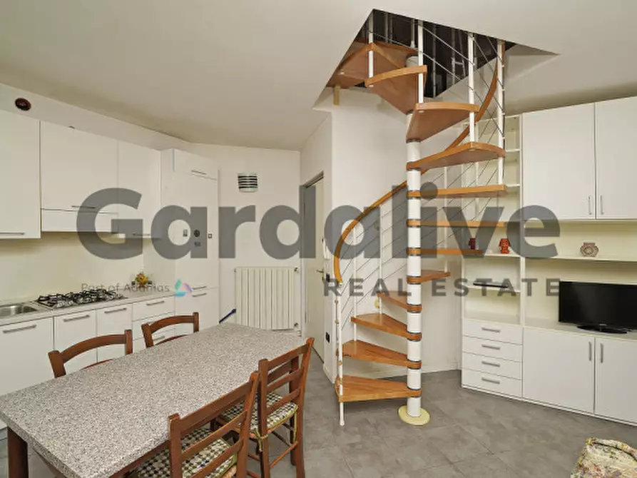 Immagine 8 di Appartamento in vendita  a Puegnago Sul Garda