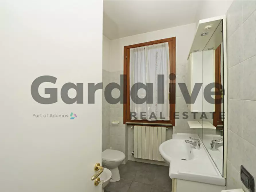 Immagine 13 di Appartamento in vendita  a Puegnago Sul Garda