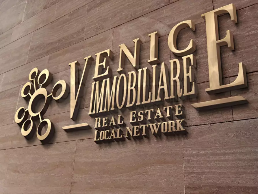 Immagine 1 di Hotel in vendita  in asseggiano a Venezia