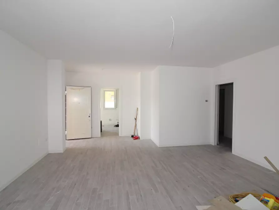 Immagine 8 di Appartamento in vendita  a Senigallia