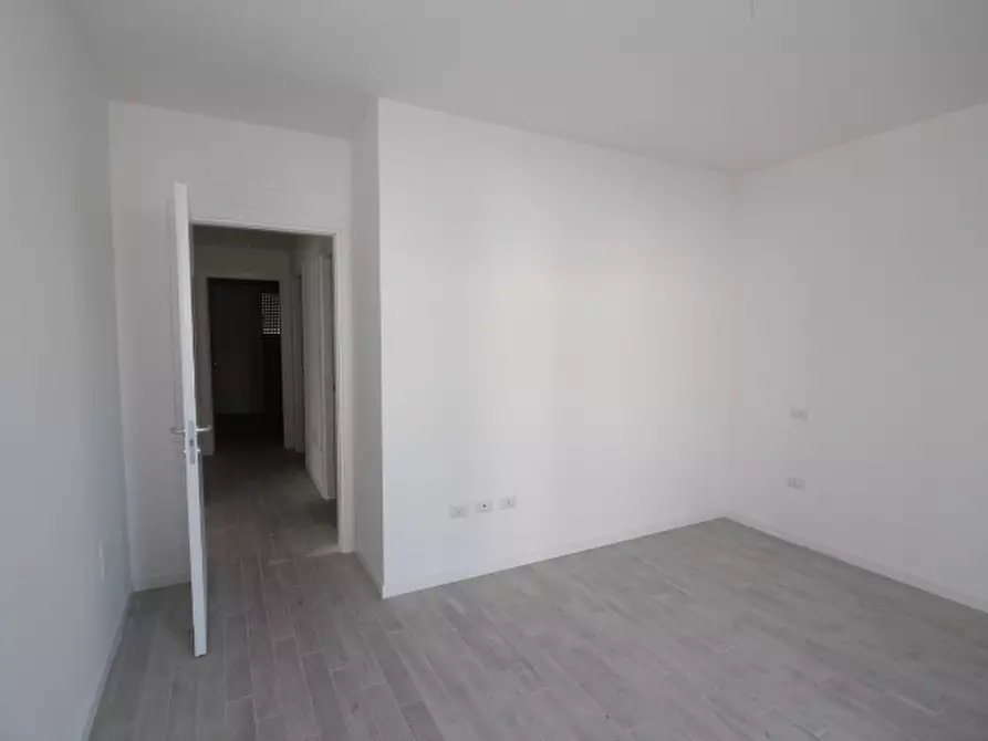 Immagine 18 di Appartamento in vendita  a Senigallia