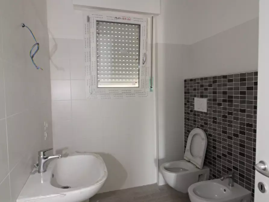 Immagine 21 di Appartamento in vendita  a Senigallia