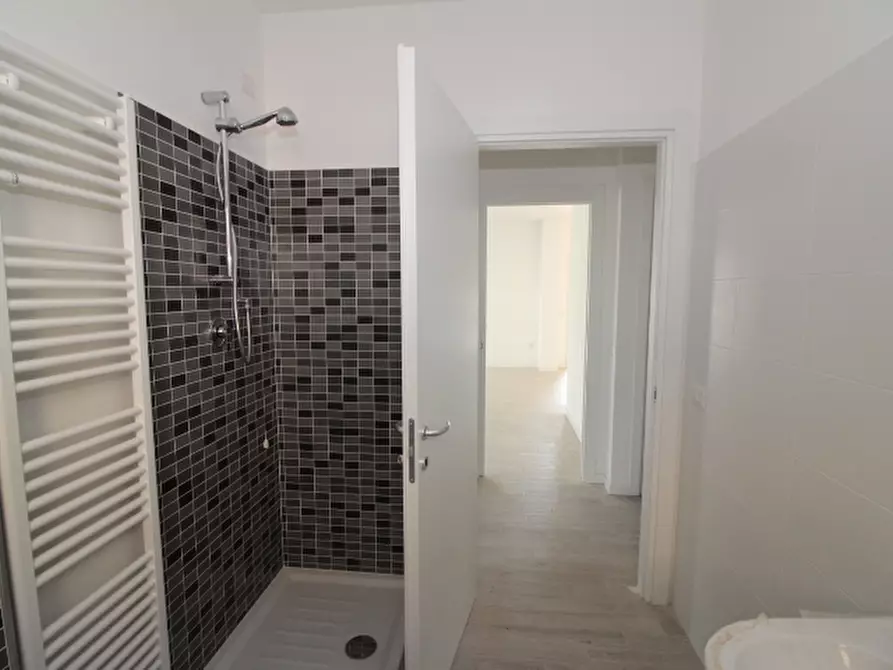 Immagine 23 di Appartamento in vendita  a Senigallia