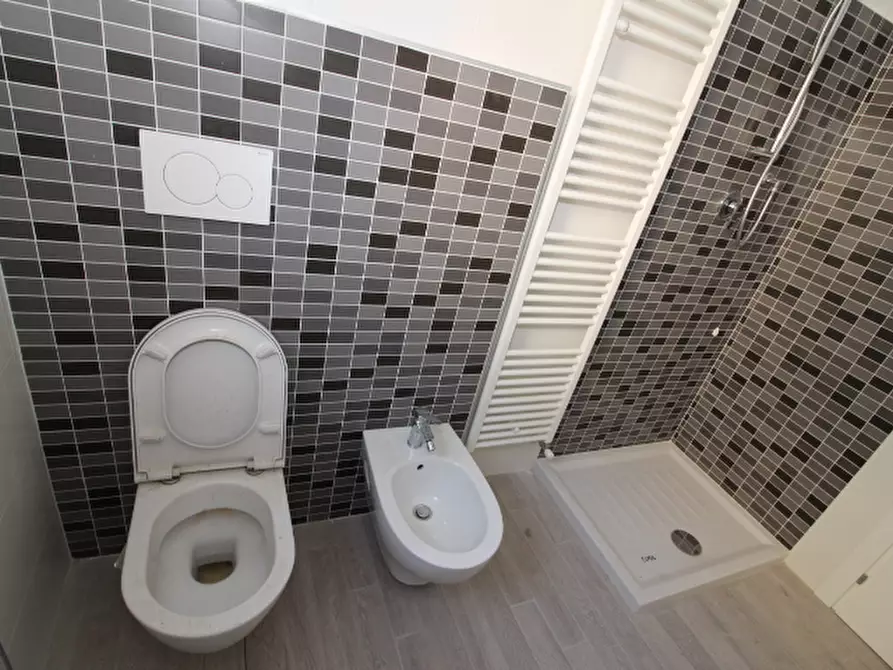 Immagine 25 di Appartamento in vendita  a Senigallia