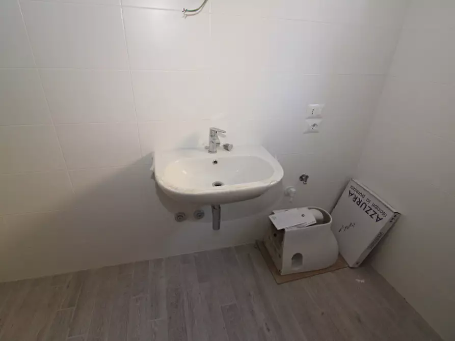 Immagine 26 di Appartamento in vendita  a Senigallia